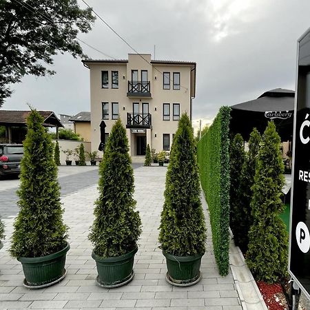 Caka Luxury Rooms & Restaurant Cuprija Bagian luar foto