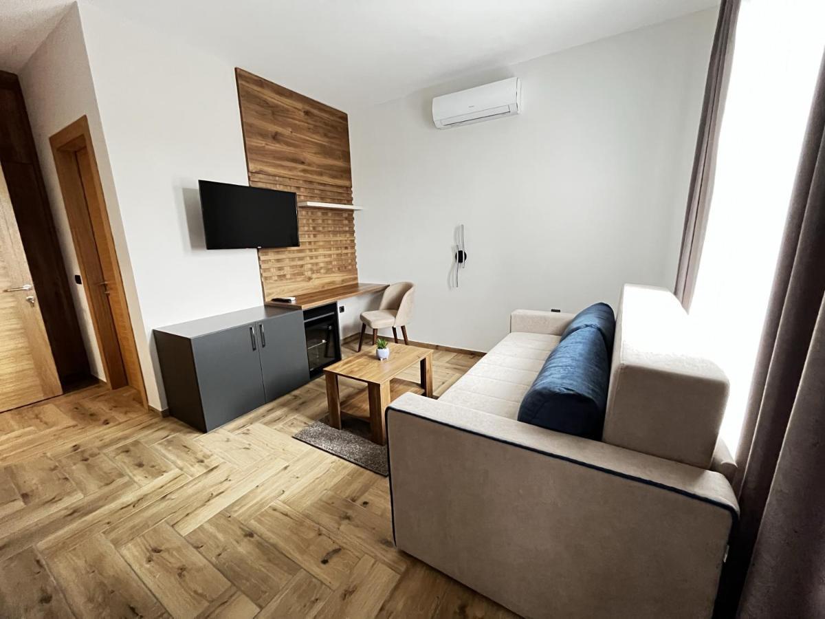 Caka Luxury Rooms & Restaurant Cuprija Bagian luar foto