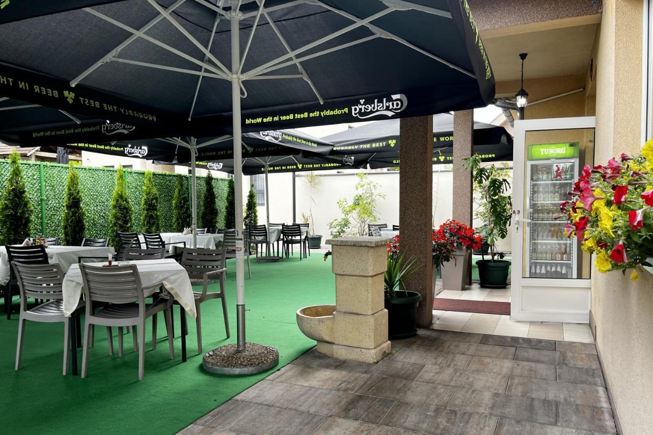 Caka Luxury Rooms & Restaurant Cuprija Bagian luar foto