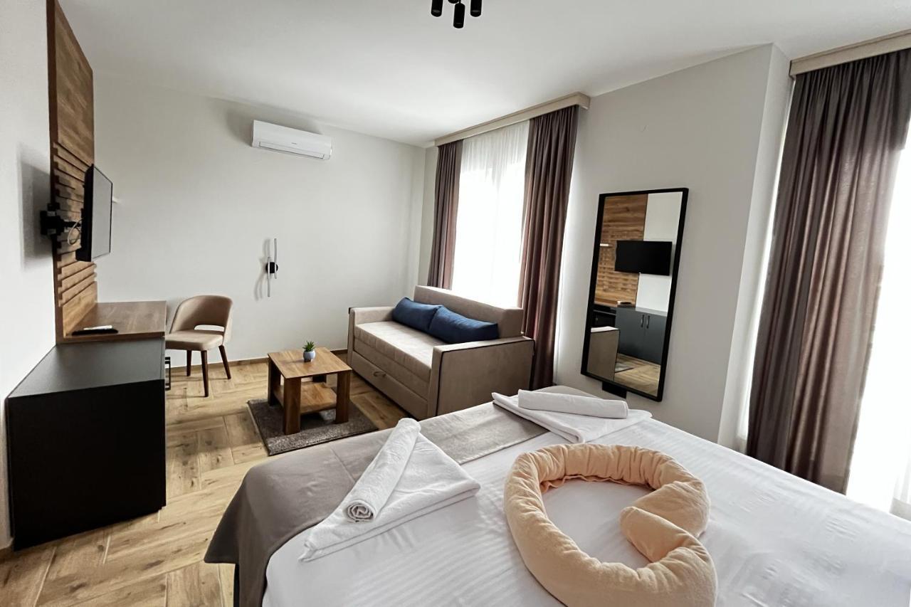Caka Luxury Rooms & Restaurant Cuprija Bagian luar foto
