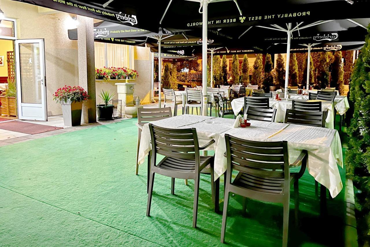 Caka Luxury Rooms & Restaurant Cuprija Bagian luar foto